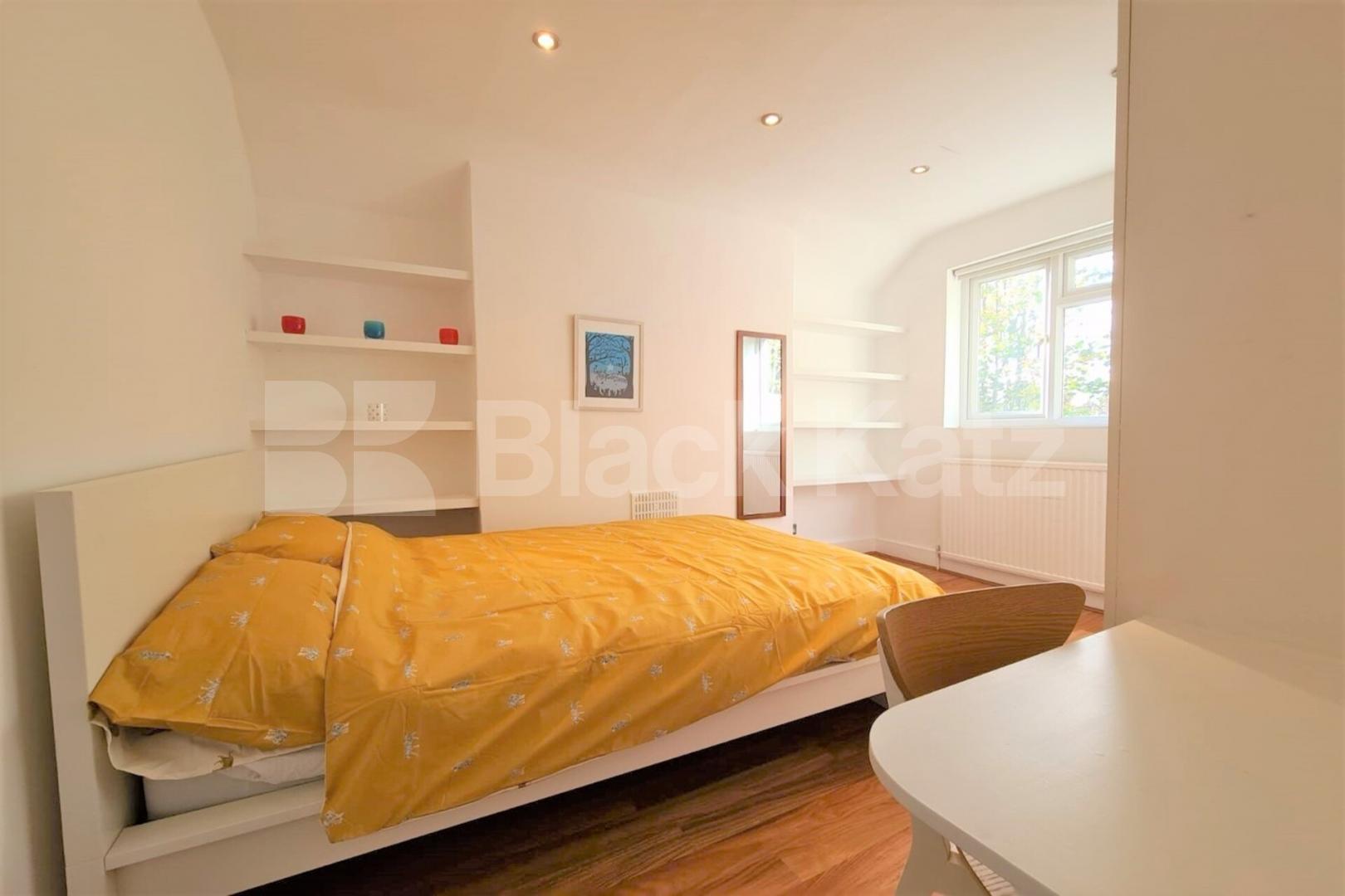 Top floor modern 1 bedroom property only a short walk away from Archway Station  Archway Road, Archway